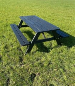 Goedkopepicknicktafels.nl | Zwarte XL Picknicktafel | Tuintafel 6 Persoons | Zwart Gespoten Gedroogd Grenen Hout! -Tuin En Buiten 1043x1200 5
