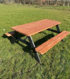 Goedkopepicknicktafels.nl | Zwart Bruine XL Picknicktafel Bruno | Tuintafel 6 Persoons | Bruin Zwart Gespoten Gedroogd Grenen Hout! -Tuin En Buiten 1061x1200 4