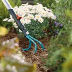 GARDENA Combisysteem Krabber Cultivatior - Werkbreedte 9 Cm - Aanbevolen Steellengte 130 Cm -Tuin En Buiten 1193x1200 1