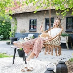 Vita5 Macramé Hangstoel - Voor Binnen En Buiten - Zonder Standaard - Incl. Kussen, Boekenvak En Beschermhoes - Tot 150kg - Bruin/Beige 21 Vita5 Macramé Hangstoel - Voor Binnen En Buiten - Zonder Standaard - Incl. Kussen, Boekenvak En Beschermhoes - Tot 150kg - Bruin/Beige -Tuin En Buiten 1200x1200 1084