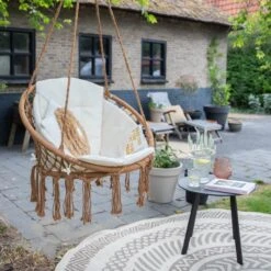 Vita5 Macramé Hangstoel - Voor Binnen En Buiten - Zonder Standaard - Incl. Kussen, Boekenvak En Beschermhoes - Tot 150kg - Bruin/Beige 22 Vita5 Macramé Hangstoel - Voor Binnen En Buiten - Zonder Standaard - Incl. Kussen, Boekenvak En Beschermhoes - Tot 150kg - Bruin/Beige -Tuin En Buiten 1200x1200 1085