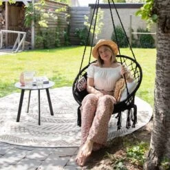 Vita5 Macramé Hangstoel - Voor Binnen En Buiten - Zonder Standaard - Incl. Kussen, Boekenvak En Beschermhoes - Tot 150kg - Zwart 21 Vita5 Macramé Hangstoel - Voor Binnen En Buiten - Zonder Standaard - Incl. Kussen, Boekenvak En Beschermhoes - Tot 150kg - Zwart -Tuin En Buiten 1200x1200 1164