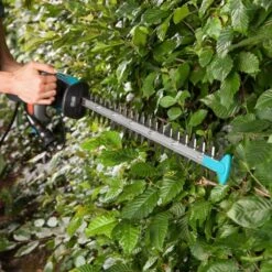 GARDENA - EasyCut 420/45 - Heggenschaar (gemotoriseerd) - Meslengte 45cm - Tandmes Opening 18mm -Tuin En Buiten 1200x1200 626