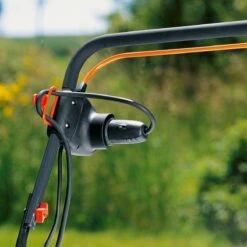 GARDENA EVC 1000 Verticuteermachine - Werkbreedte 30 Cm - Werkgebied 600m2 16 GARDENA EVC 1000 Verticuteermachine - Werkbreedte 30 Cm - Werkgebied 600m2 -Tuin En Buiten 1200x1200 661