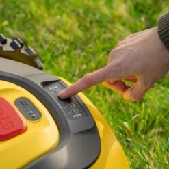 Powerplus POWXG6305 Robotmaaier - 18V - Voor Gazons Tot Ca. 500m² - Maaibreedte 180mm - Incl. Laadstation En Accessoires 15 Powerplus POWXG6305 Robotmaaier - 18V - Voor Gazons Tot Ca. 500m² - Maaibreedte 180mm - Incl. Laadstation En Accessoires -Tuin En Buiten 1200x1200 741