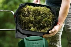 Bosch UniversalVerticut 1100 Verticuteermachine - Op Snoer - 1100 W - 32 Cm Maaibreedte - Met 50 Liter Opvangbak 12 Bosch UniversalVerticut 1100 Verticuteermachine - Op Snoer - 1100 W - 32 Cm Maaibreedte - Met 50 Liter Opvangbak -Tuin En Buiten 1200x798 11