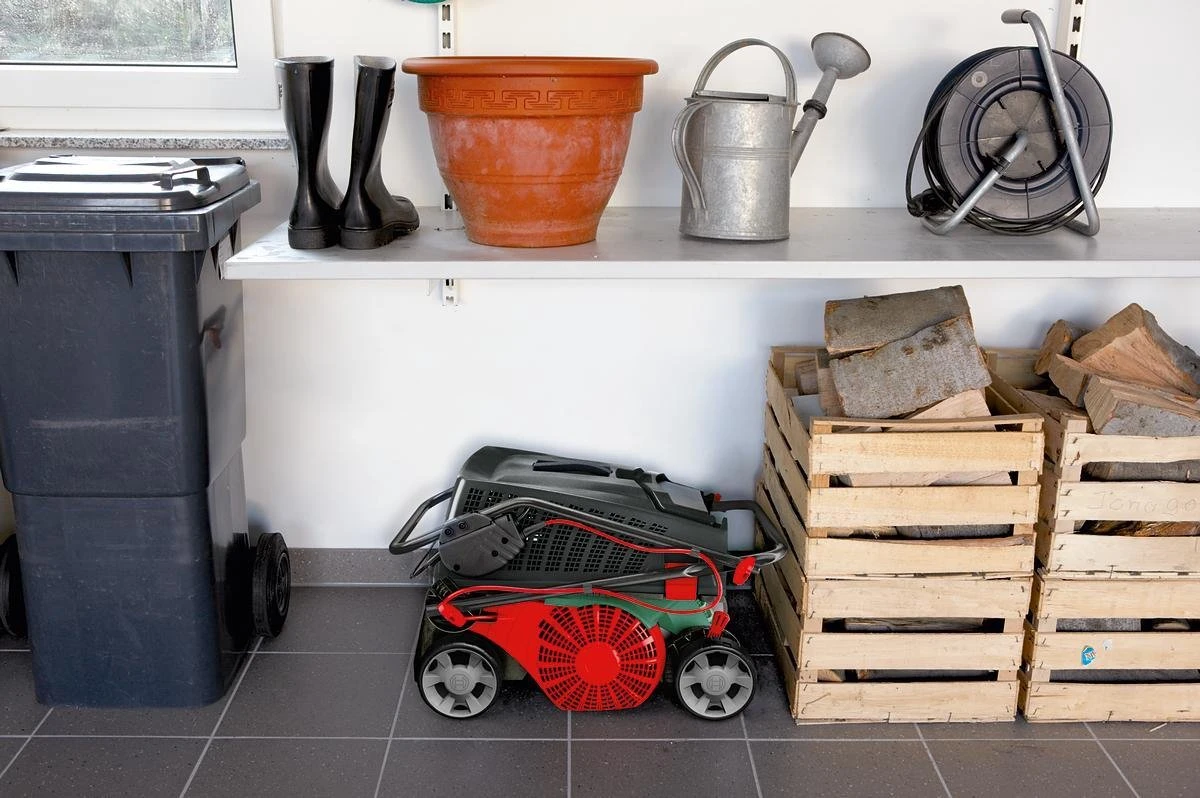 Bosch UniversalVerticut 1100 Verticuteermachine - Op Snoer - 1100 W - 32 Cm Maaibreedte - Met 50 Liter Opvangbak 6 Bosch UniversalVerticut 1100 Verticuteermachine - Op Snoer - 1100 W - 32 Cm Maaibreedte - Met 50 Liter Opvangbak - Afbeelding 6