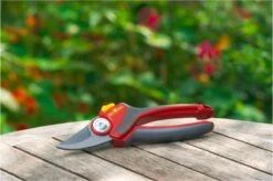 WOLF-Garten Snoeischaar "Premium Plus" RR 4000 - Max. Knipdiameter 22 Mm - Links- En Rechtshandige - Softinleg Handgreep - Snijhoek 30° - Voor Grote Handen - Vervangbare Messen 20 WOLF-Garten Snoeischaar "Premium Plus" RR 4000 - Max. Knipdiameter 22 Mm - Links- En Rechtshandige - Softinleg Handgreep - Snijhoek 30° - Voor Grote Handen - Vervangbare Messen -Tuin En Buiten 1200x798 5