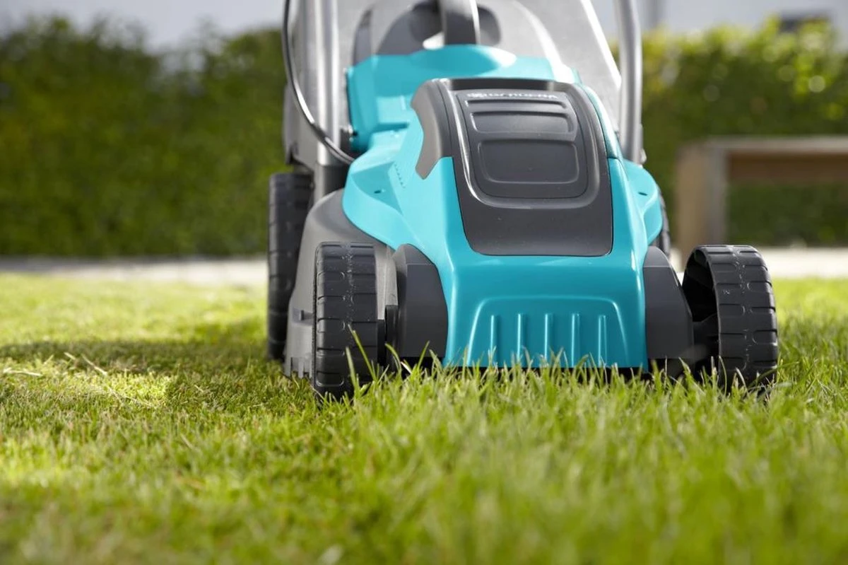 GARDENA - Powermax 32 - Grasmaaier (gemotoriseerd) - Maaibreedte 32 Cm - Gazons Tot 200 M2 3 GARDENA - Powermax 32 - Grasmaaier (gemotoriseerd) - Maaibreedte 32 Cm - Gazons Tot 200 M2 - Afbeelding 3