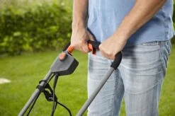 GARDENA - Powermax 32 - Grasmaaier (gemotoriseerd) - Maaibreedte 32 Cm - Gazons Tot 200 M2 18 GARDENA - Powermax 32 - Grasmaaier (gemotoriseerd) - Maaibreedte 32 Cm - Gazons Tot 200 M2 -Tuin En Buiten 1200x799 120