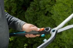 GARDENA - 2 In 1 EnergyCut Heggenschaar - 2.5x Meer Kracht - Totale Lengte 60 Cm 28 GARDENA - 2 In 1 EnergyCut Heggenschaar - 2.5x Meer Kracht - Totale Lengte 60 Cm -Tuin En Buiten 1200x799 68