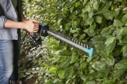 GARDENA - EasyCut 420/45 - Heggenschaar (gemotoriseerd) - Meslengte 45cm - Tandmes Opening 18mm -Tuin En Buiten 1200x799 87