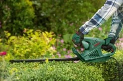 Bosch EasyHedgecut 45 Heggenschaar - Op Snoer - 420 W 12 Bosch EasyHedgecut 45 Heggenschaar - Op Snoer - 420 W -Tuin En Buiten 1200x799 89