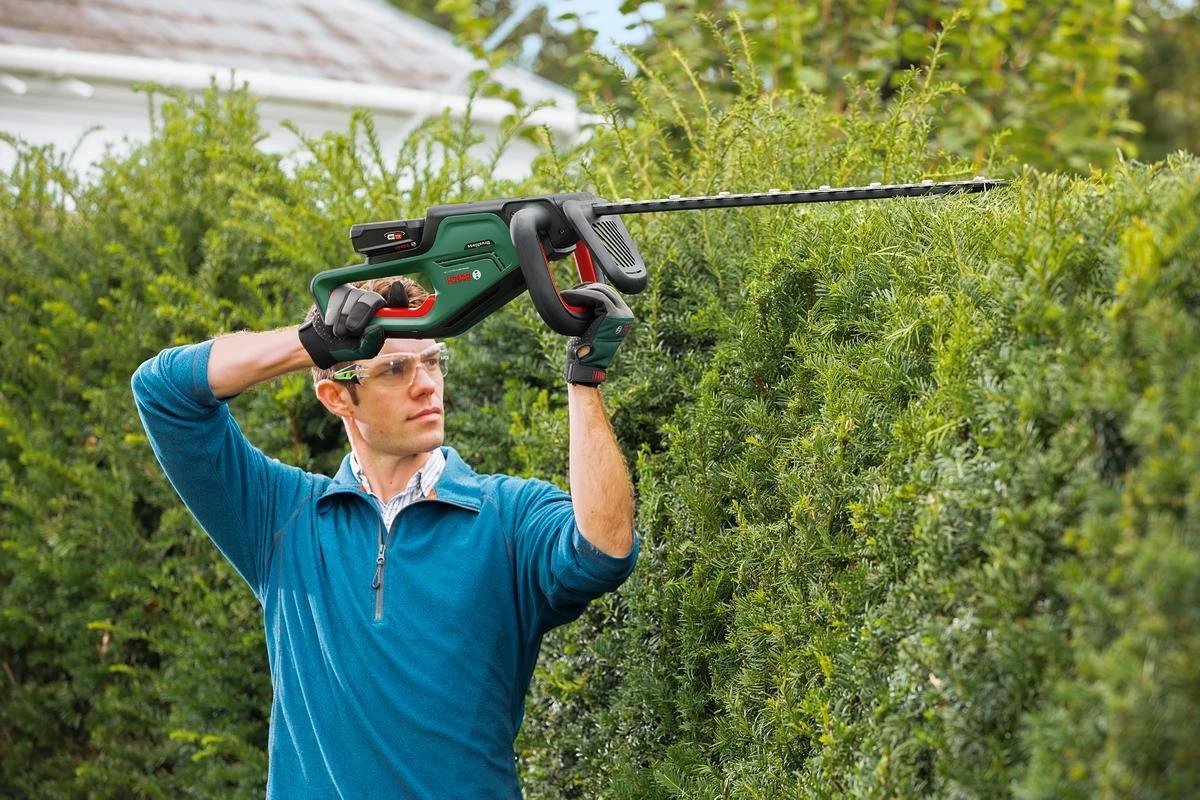 Bosch UniversalHedgeCut 18-55 Heggenschaar - Zonder 18V Accu En Oplader 6 Bosch UniversalHedgeCut 18-55 Heggenschaar - Zonder 18V Accu En Oplader - Afbeelding 6