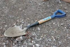 Silverline Mini Spade Met Ronde Kop En Houten Schacht - 70 Cm 10 Silverline Mini Spade Met Ronde Kop En Houten Schacht - 70 Cm -Tuin En Buiten 1200x803 3