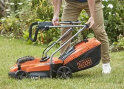 Black & Decker BLACK+DECKER BCMW3318L2-QW Grasmaaier - 18V - 33cm - Incl. 2 Accu's En Lader -Tuin En Buiten 1200x860